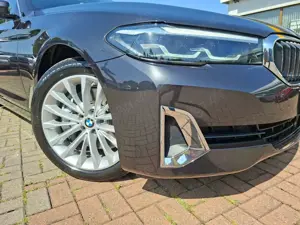 BMW 530 Touring 530d xDrive LuxuryLine+HEAD-UP+STD-HEIZ+ Bild 2