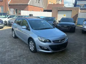 Opel Astra J Sports Tourer Style*SHZ*LHZ*MFL*TEMPOMAT