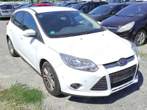 Ford Focus 1.0 KLIMAA EURO-5 BC TEMP SHZ 8XALU PDC START-STOP
