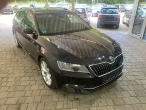 Skoda Superb Combi 2.0 TDI DSG Ambition Bild 3