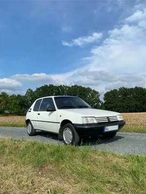 Peugeot 205 XR