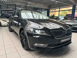 Skoda Superb Combi Style*Navi*SHZ*DAB*AHK*Bi-Xenon*