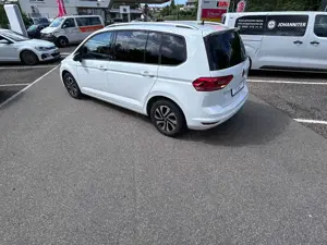 Volkswagen Touran 2.0 TDI ACTIVE Navi App-Connect Bild 5