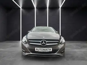 Mercedes-Benz B 180 Style/LED/AHK/Kamera/Tempomat/Multifuk/PDC