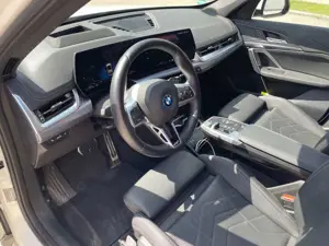 BMW X1 30 e Sportpaket Vollausstattung Panoramadach AHK