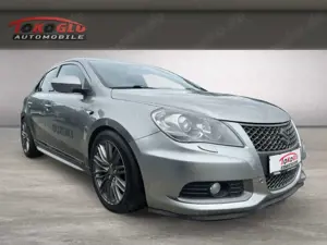 Suzuki Kizashi Sport 4x4 2.4 Xenon Memory e-Sitze KAMERA Temp PDC