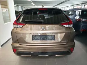 Mitsubishi Eclipse Cross Mitsubishi Plug-In Hybrid Plus Select-Paket 2,4l Bild 2