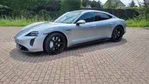 Porsche Taycan Turbo Bild 4
