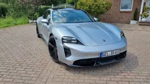 Porsche Taycan Turbo Bild 2