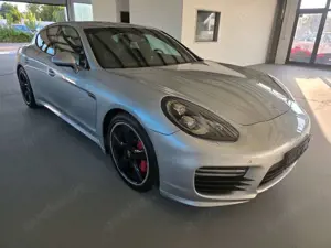 Porsche Panamera GTS