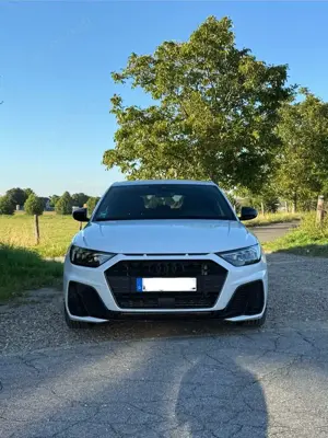 Audi A1 40 TFSI S line Bild 2