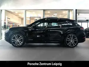 Porsche Cayenne E-Hybrid SportDesign HD-Matrix AHK HeadUp Bild 2
