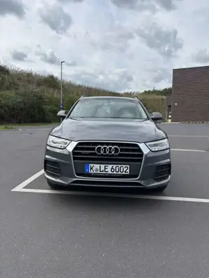 Audi Q3 2.0 TFSI Quattro  Automatik Rückfahrkamera Navi