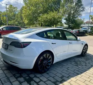 Tesla Model 3 Allradantrieb Dual Motor Performance