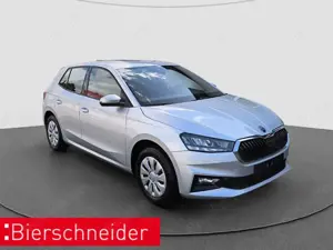 Skoda Fabia 1.0 TSI Selection LED ACC PDC Bild 3