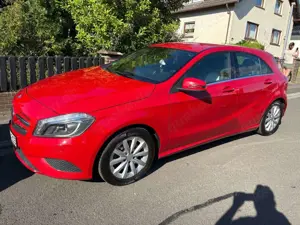 Mercedes-Benz A 180 (BlueEFFICIENCY) 7G-DCT Style