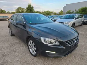 Volvo V60 Kombi Momentum TÜV neu