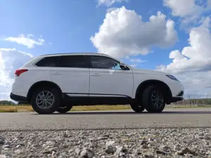 Mitsubishi Outlander Outlander 2.0 2WD Diamant Edition Bild 3