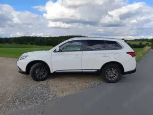 Mitsubishi Outlander Outlander 2.0 2WD Diamant Edition Bild 4