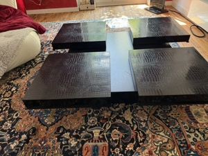 Schwarzer Couchtisch mit Platte in Schangenlederoptik Bild 3 Schwarzer Couchtisch mit Platte in Schangenlederoptik Bild 3