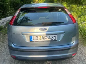 Ford Focus Focus Fließheck  5-Türer 1.6 Ti-VCT Ghia
