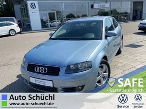 Audi A3 1.6 Tiptronic Attraction AHK+KLIMAAUT.+RADIO+