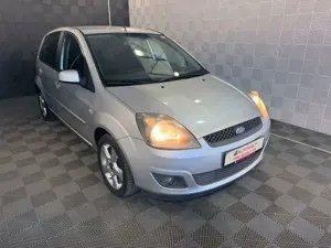 Ford Fiesta *SYTLE*SERVO-KLIMA-CD-PLAYER-AUX-