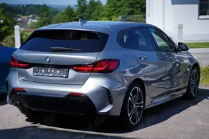 BMW 118 i M-Sport SHZ PDC Navi WLAN DAB dunkle Scheiben Bild 2