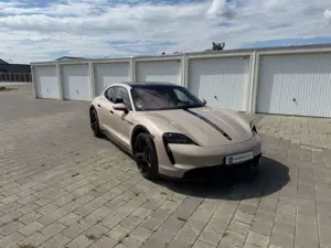Porsche Taycan Cross Turismo Turbo S Exclusiv Manufaktur