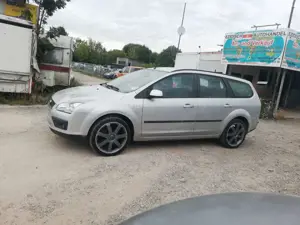 Ford Focus Focus Turnier Turnier 1.6 Ti-VCT Connection Bild 3