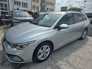 Volkswagen Golf VIII Variant Life 1,5 TGI Benzin/CNG AUTOM