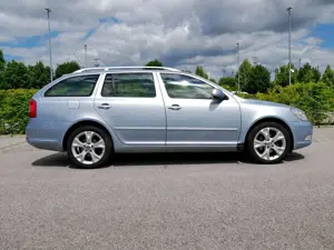 Skoda Octavia Octavia II Combi Diesel Combi 2.0 TDI DPF Elegance