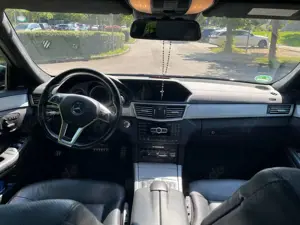 Mercedes-Benz E 350 AMG Paket / Vollausstattung