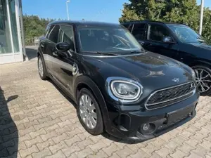 MINI Cooper SE All4 Countryman LED im erw. Umf. Navi Bild 2