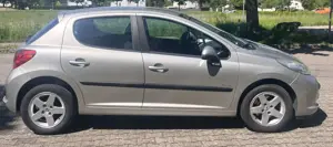 Peugeot 207 SW 75 Urban Move Bild 3