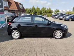 Hyundai i20 1.2i Style GARANTIE1.Hand/5türig/Klima/ZV/el.FH Bild 4