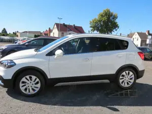 Suzuki SX4 S-Cross Club Automatik!! Erst 43300!!SR+WR!! Navi!!