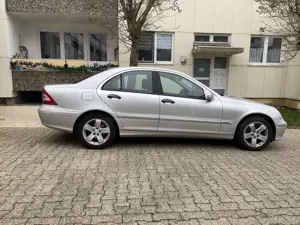 Mercedes-Benz C 180 Kompressor Classic Bild 2