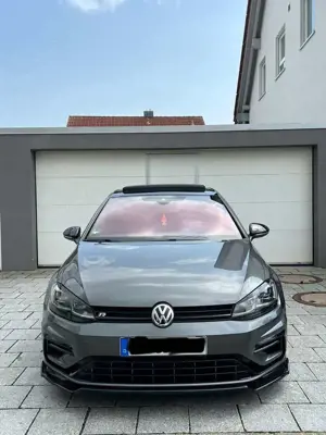 Volkswagen Golf R Performance 4Motion Vollausstattung * Akra