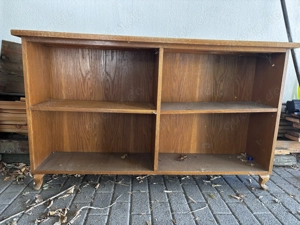 Holzkommode mit Fliesen