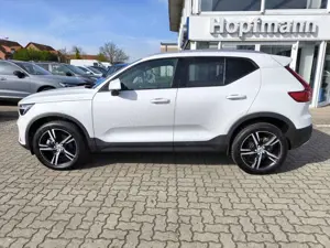Volvo XC40 B3 Benzin Aut. / ACC / BLIS mit WKR Bild 2