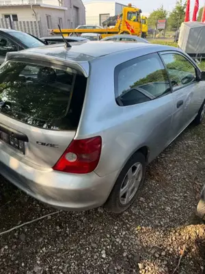 Honda Civic 1.4i S Bild 3