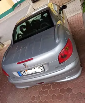 Peugeot 206 206 CC 110 Automatik Tendance