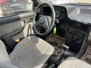 Opel Kadett E  OPEL KADET 1.6 AUTOMATIK BENZINER!!SCHIBEDACH! Bild 2