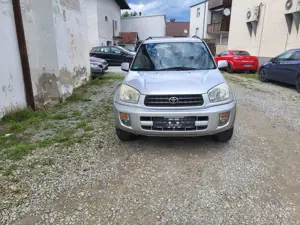 Toyota RAV 4 2.0 Basis 4X4 (