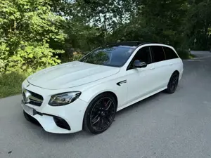 Mercedes-Benz E 63 AMG S 4Matic+ T , Panorama-Dach , MB-Garantie