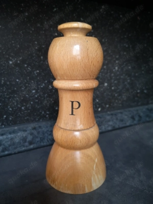 WMF Naturholz Pfeffermühle mit Keramik Mahlwerk 16,5cm groß