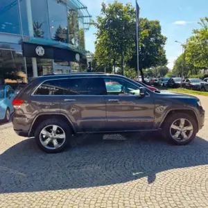 Jeep Grand Cherokee 3.0 CRD Overland*Panorama* Bild 4