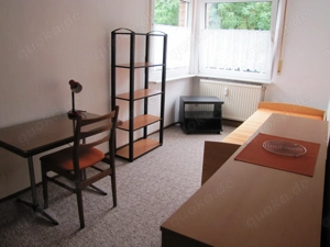 Ein möbliertes Zimmer in Erfurt Brühlervorstadt.