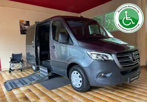 Mercedes-Benz Sprinter Tourer Rollstuhlfahrer Aktiv+Passiv Lift Docking